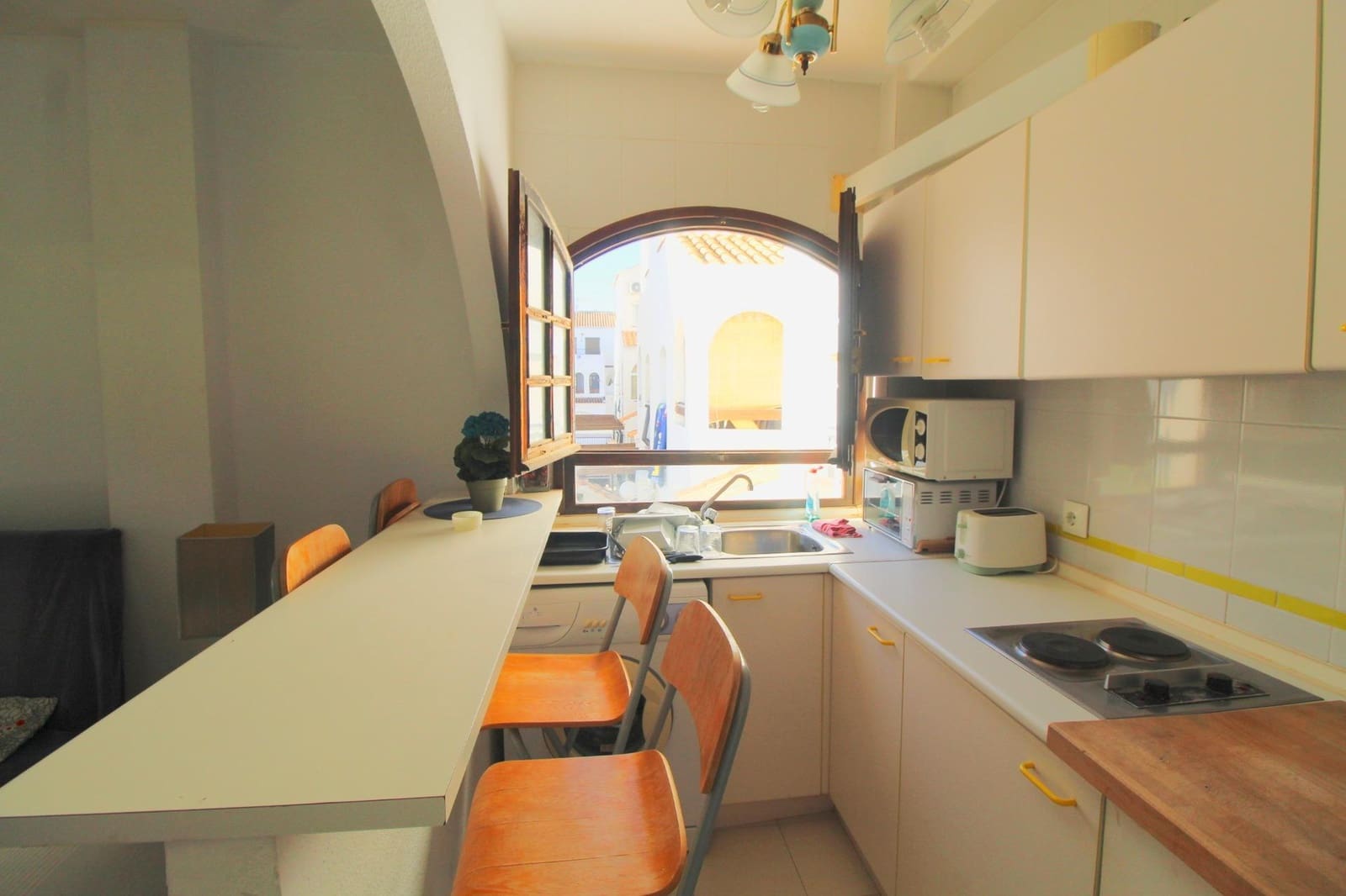 Studio til salgs i Torrevieja med svømmebasseng - € 98 000 (Ref: 9422379)