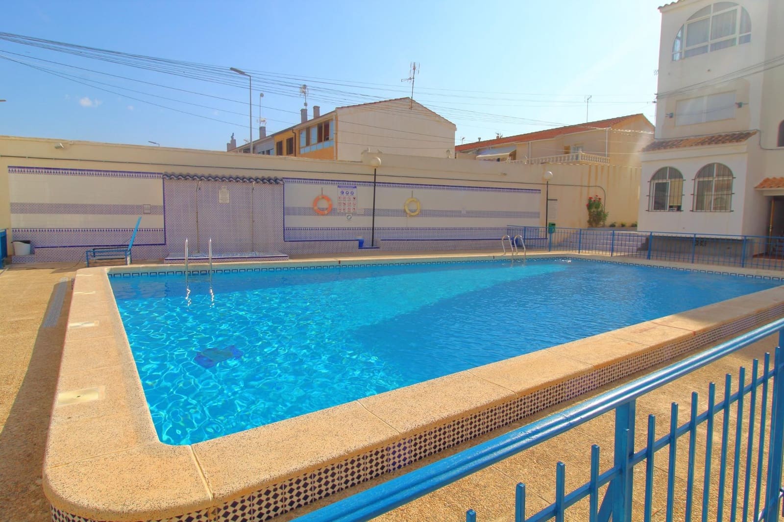 Studio til salgs i Torrevieja med svømmebasseng - € 98 000 (Ref: 9422379)