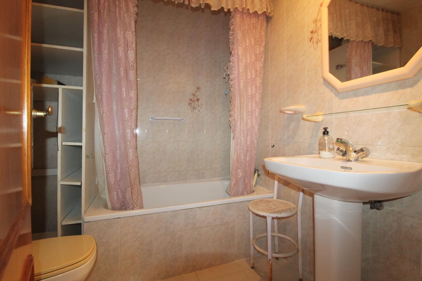 Ático de 1 habitación en Torrevieja en venta con piscina - 115.000 € (Ref: 9450236)