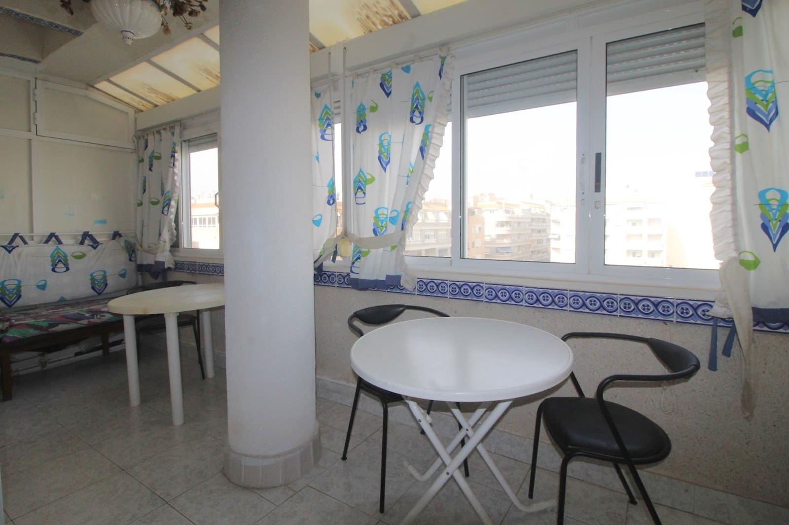 Ático de 1 habitación en Torrevieja en venta con piscina - 115.000 € (Ref: 9450236)