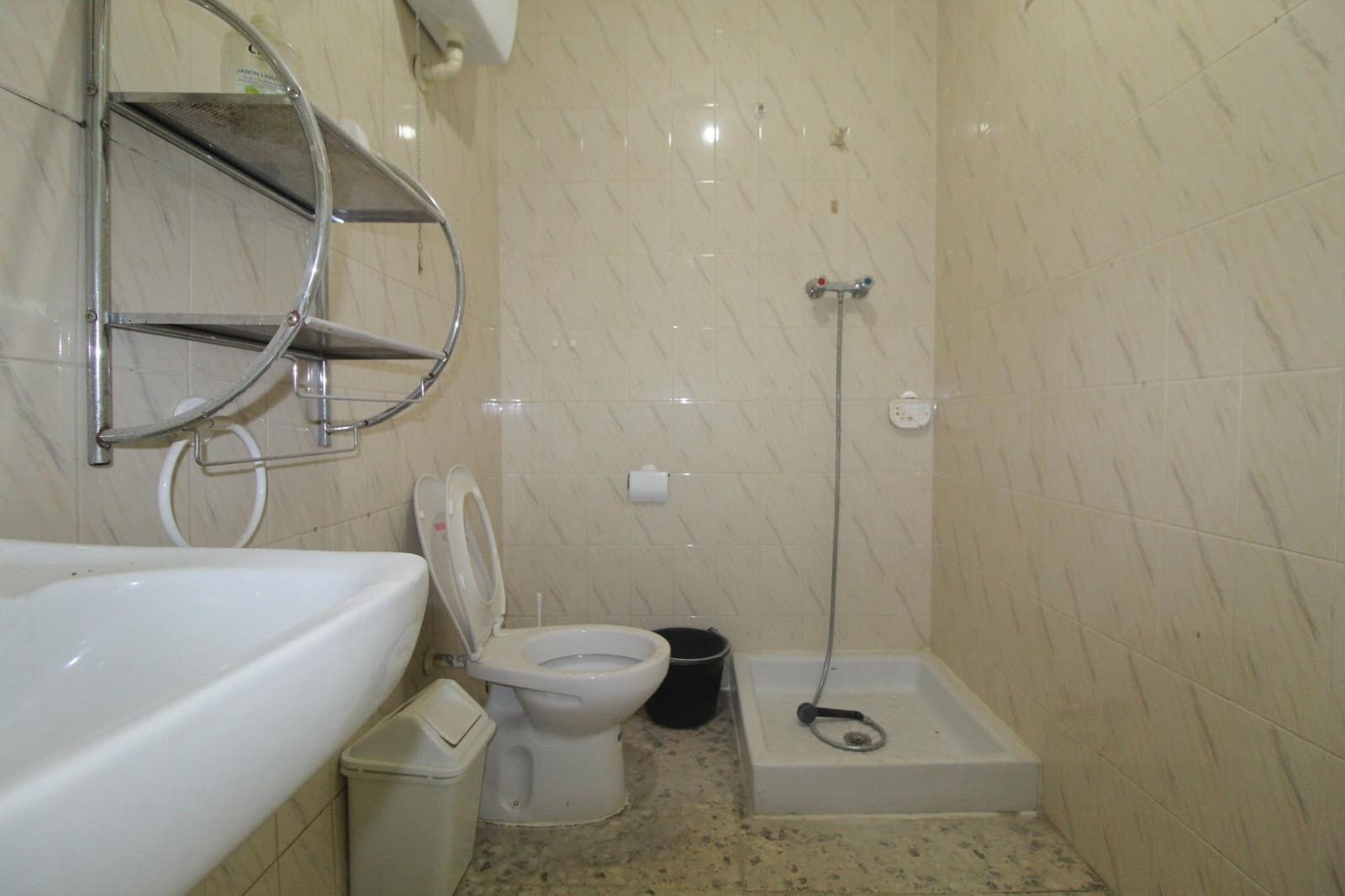 Kommersiell til salgs i Torrevieja - € 105 000 (Ref: 9452086)