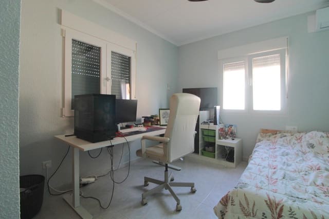 4 slaapkamer Villa te koop in El Chaparral - La Siesta - La Torreta, Torrevieja met zwembad garage - € 368.000 (Ref: 9482019)