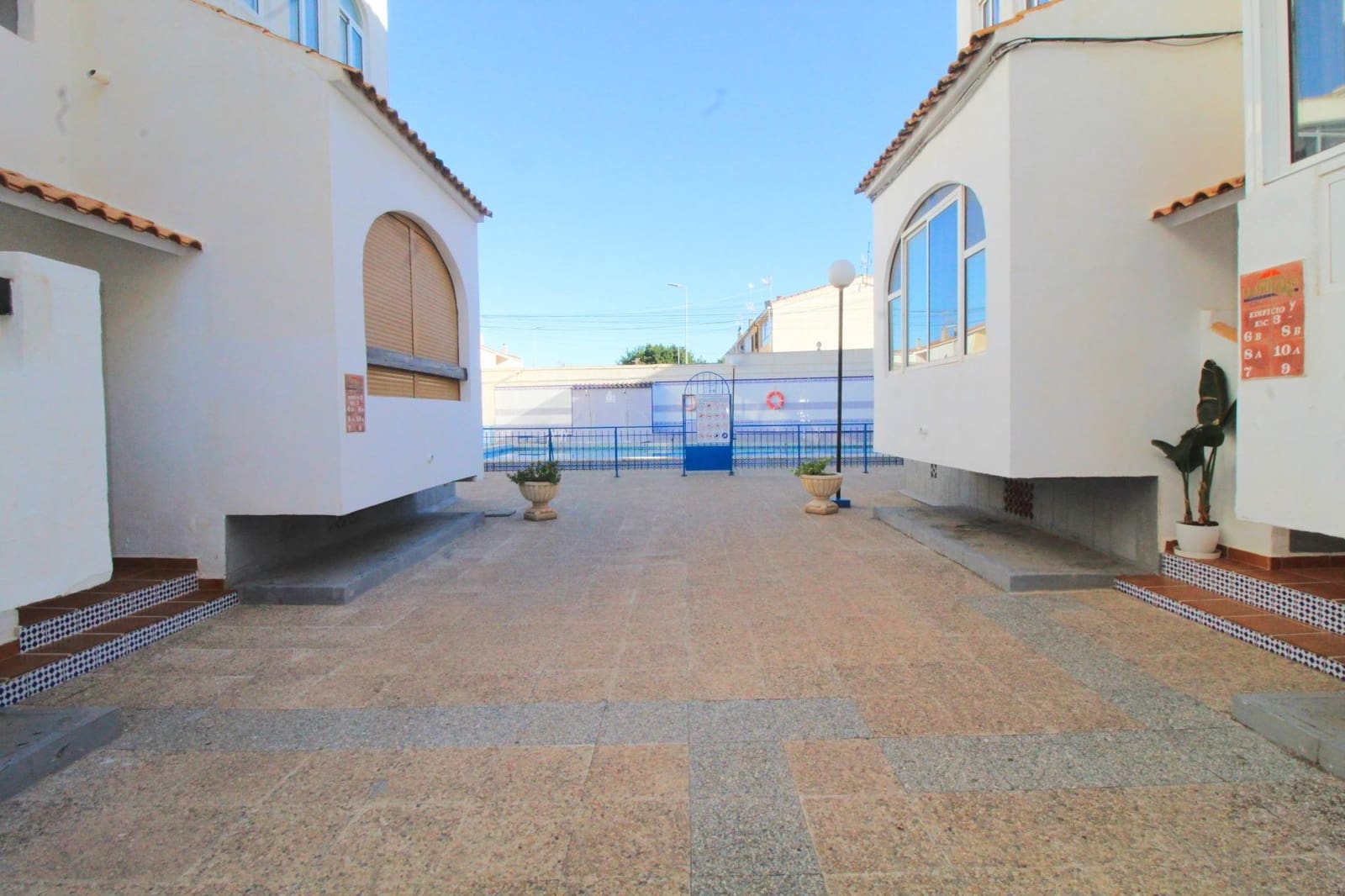 Studio na sprzedaż w Torrevieja z basenem - 90 000 € (Ref: 9533680)