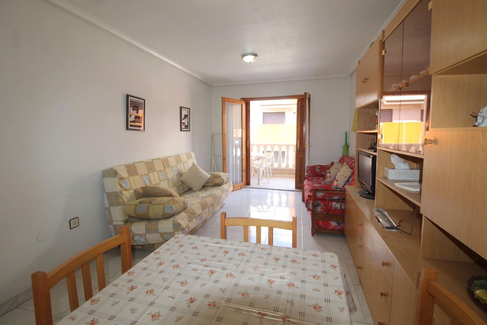 2 bedroom Apartment for sale in Torrevieja - € 110,000 (Ref: 9543547)