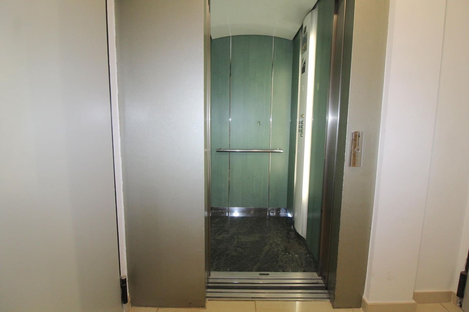 4 bedroom Flat for sale in Torrevieja - € 775,000 (Ref: 9615392)