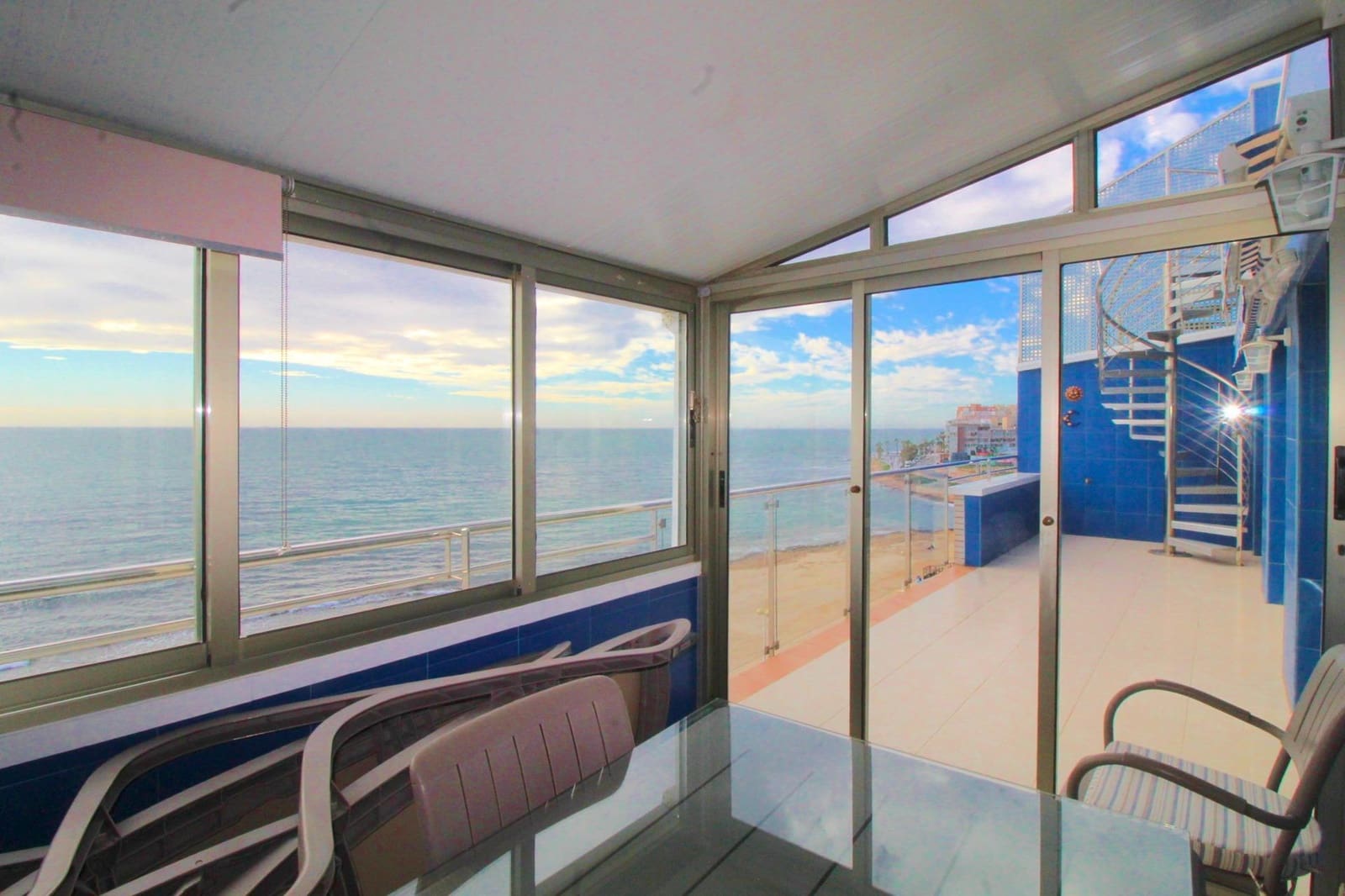 2 soveværelse Penthouse til salg i Torrevieja med swimmingpool garage - € 475.000 (Ref: 9677434)