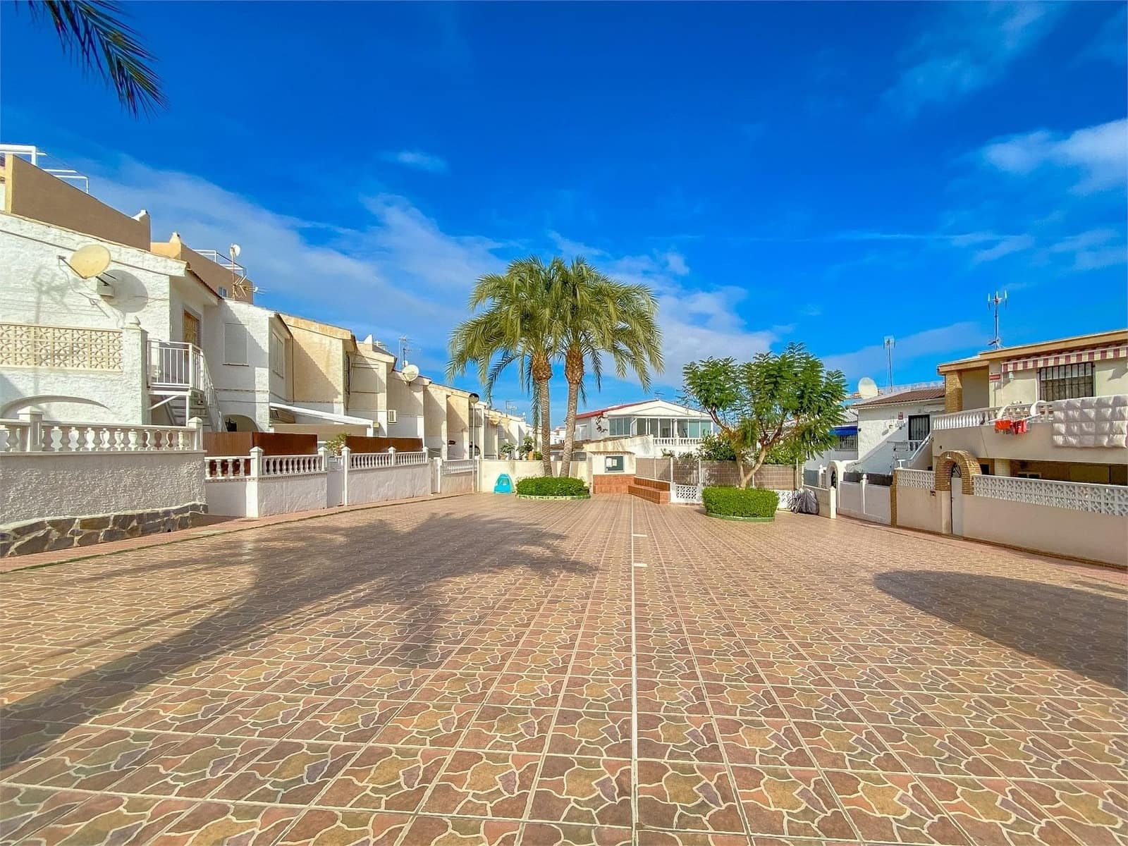 2 Zimmer Bungalow zu verkaufen in Torrevieja - 127.900 € (Ref: 9822872)