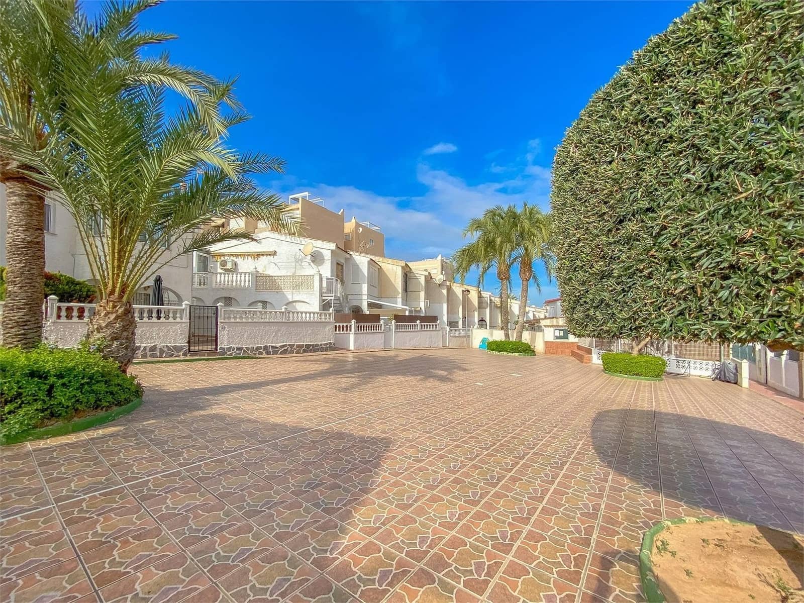 2 Zimmer Bungalow zu verkaufen in Torrevieja - 127.900 € (Ref: 9822872)