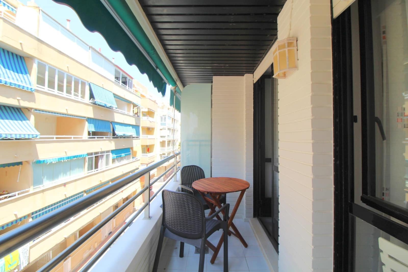 2 soverom Leilighet til salgs i Torrevieja med svømmebasseng - € 158 000 (Ref: 9994201)