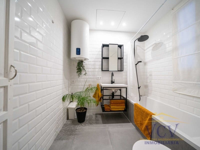 2 soveværelse Lejlighed til salg i Alicante by - € 249.000 (Ref: 10004115)