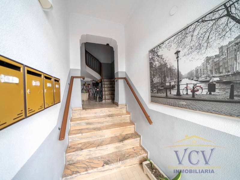 2 soveværelse Lejlighed til salg i Alicante by - € 249.000 (Ref: 10004115)