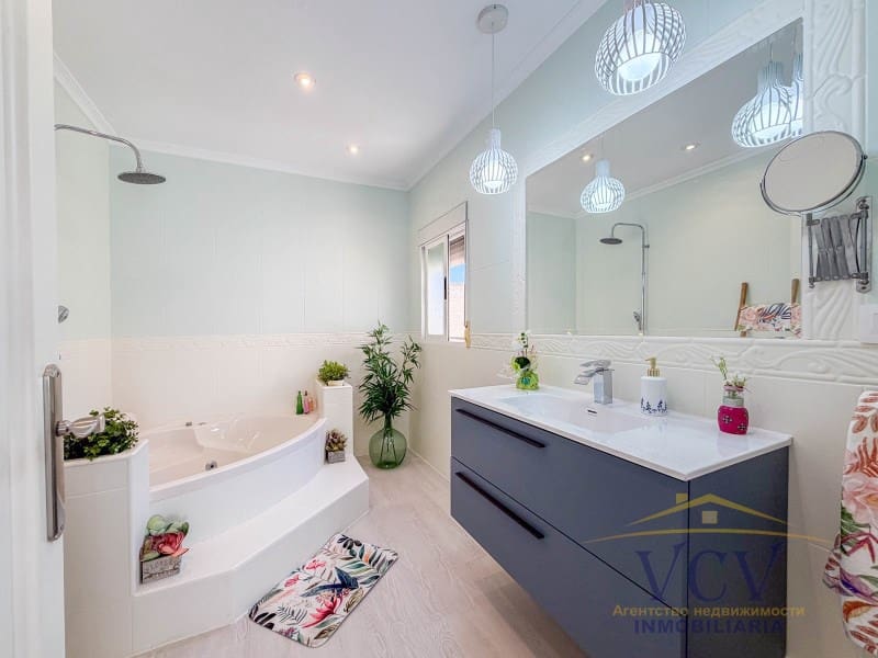 3 soverom Hus til salgs i Santa Pola med garasje - € 265 000 (Ref: 9948436)