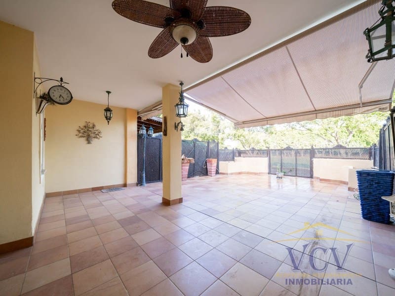 5 bedroom Townhouse for sale in Alicante / Alacant city with garage - € 650,000 (Ref: 9948439)