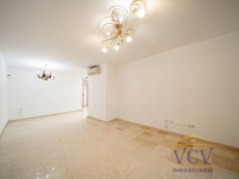5 bedroom Townhouse for sale in Alicante / Alacant city with garage - € 650,000 (Ref: 9948439)