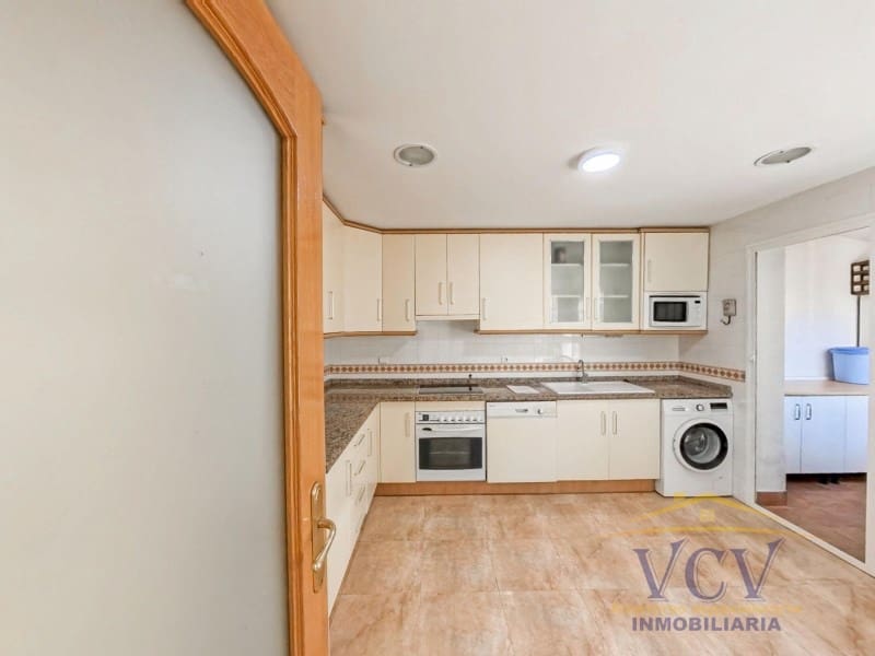 5 bedroom Townhouse for sale in Alicante / Alacant city with garage - € 650,000 (Ref: 9948439)