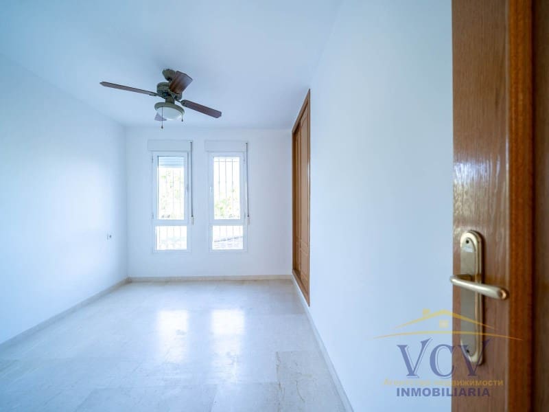 5 bedroom Townhouse for sale in Alicante / Alacant city with garage - € 650,000 (Ref: 9948439)