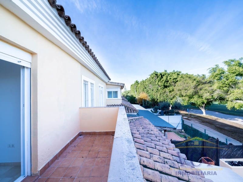 5 bedroom Townhouse for sale in Alicante / Alacant city with garage - € 650,000 (Ref: 9948439)