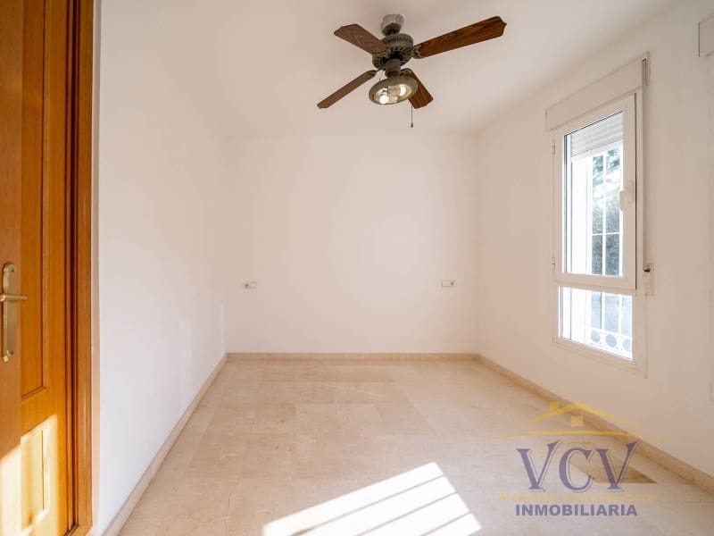 5 bedroom Townhouse for sale in Alicante / Alacant city with garage - € 650,000 (Ref: 9948439)