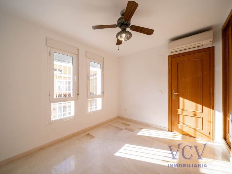 5 bedroom Townhouse for sale in Alicante / Alacant city with garage - € 650,000 (Ref: 9948439)