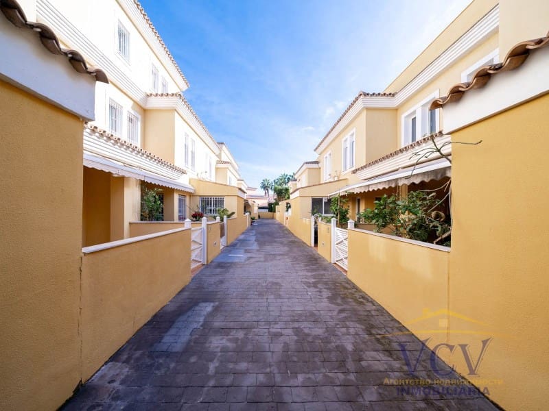 5 bedroom Townhouse for sale in Alicante / Alacant city with garage - € 650,000 (Ref: 9948439)