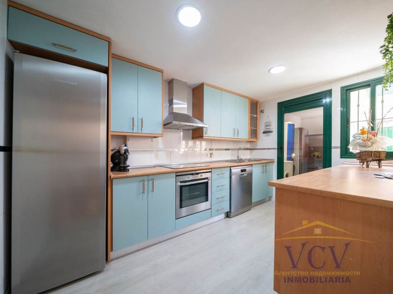 4 Zimmer Haus zu verkaufen in Alicante / Alacant Stadt mit Garage - 659.000 € (Ref: 9948440)