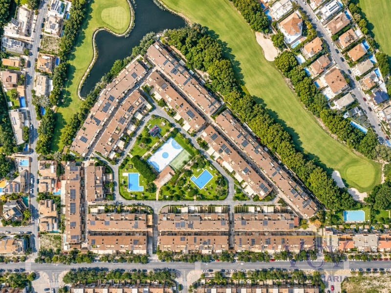 4 Zimmer Haus zu verkaufen in Alicante / Alacant Stadt mit Garage - 659.000 € (Ref: 9948440)