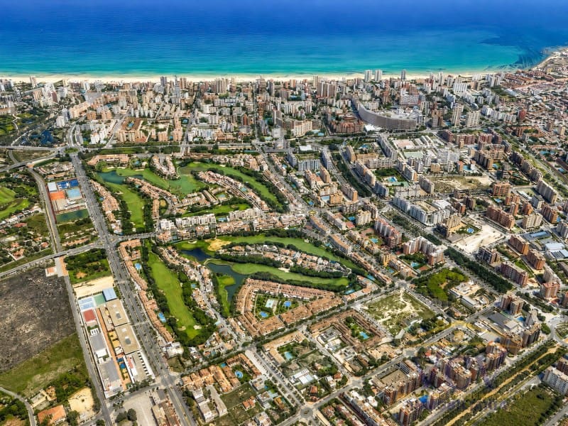 4 Zimmer Haus zu verkaufen in Alicante / Alacant Stadt mit Garage - 659.000 € (Ref: 9948440)