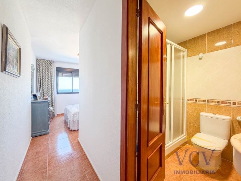 2 bedroom Flat for sale in El Campello with garage - € 385,000 (Ref: 9948443)