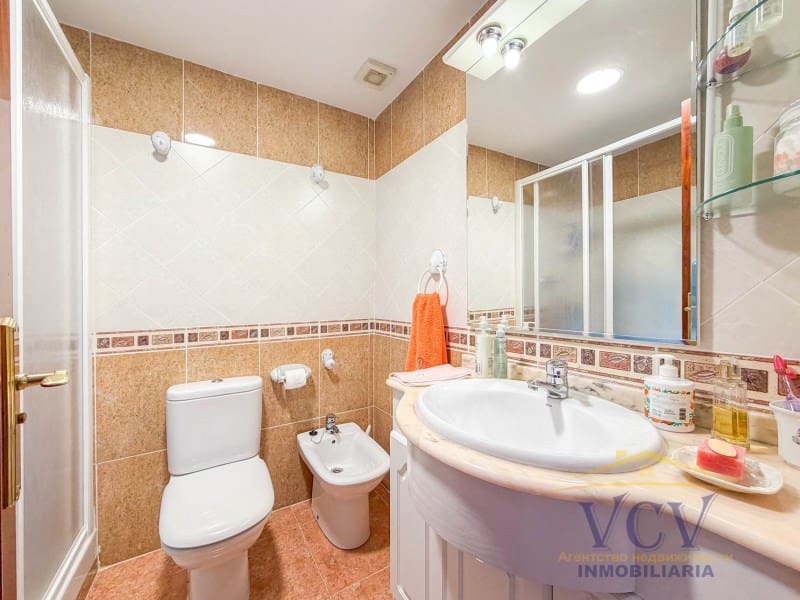 2 bedroom Flat for sale in El Campello with garage - € 385,000 (Ref: 9948443)