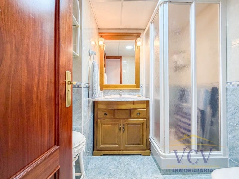 2 bedroom Flat for sale in El Campello with garage - € 385,000 (Ref: 9948443)