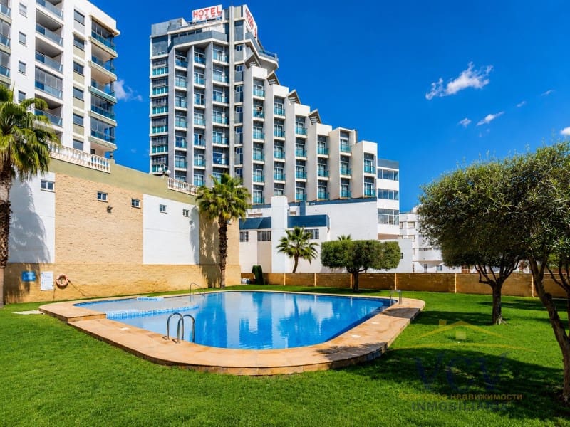 2 bedroom Flat for sale in El Campello with garage - € 385,000 (Ref: 9948443)