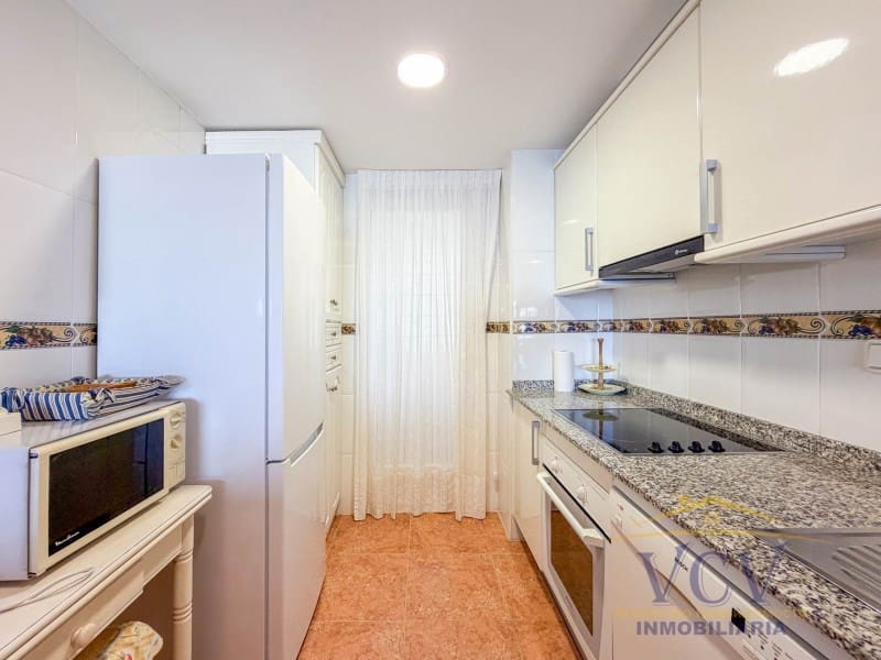 2 bedroom Flat for sale in El Campello with garage - € 385,000 (Ref: 9948443)