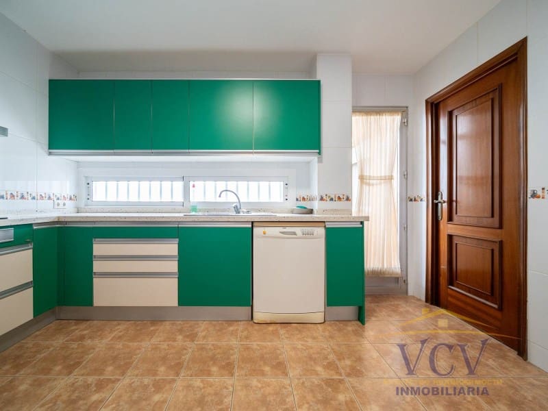 4 bedroom Flat for sale in Alicante / Alacant city - € 570,000 (Ref: 9948445)