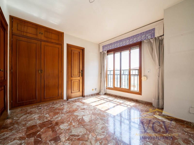 4 bedroom Flat for sale in Alicante / Alacant city - € 570,000 (Ref: 9948445)