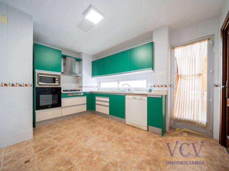 4 bedroom Flat for sale in Alicante / Alacant city - € 570,000 (Ref: 9948445)
