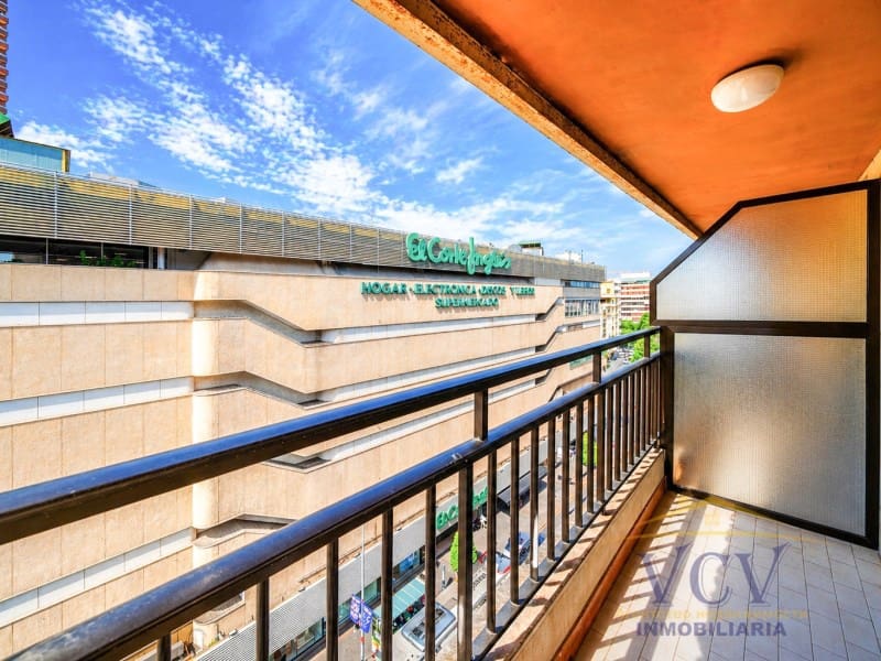 4 bedroom Flat for sale in Alicante / Alacant city - € 570,000 (Ref: 9948445)