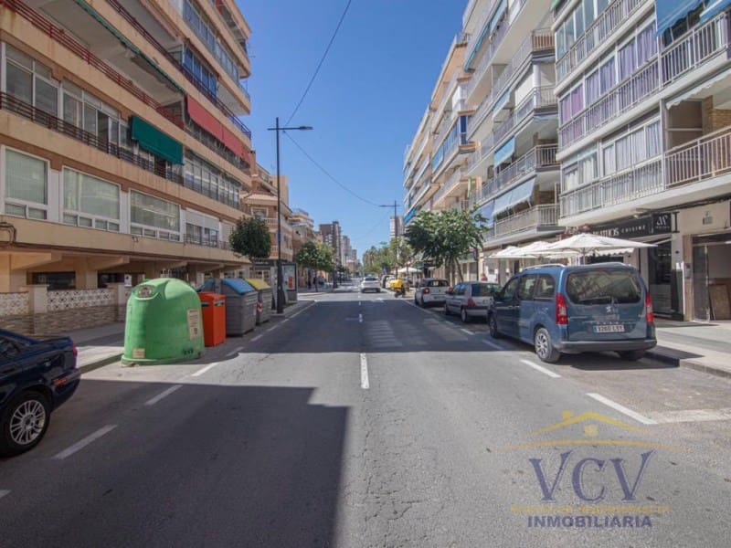 3 bedroom Flat for sale in El Campello with garage - € 325,000 (Ref: 9948446)