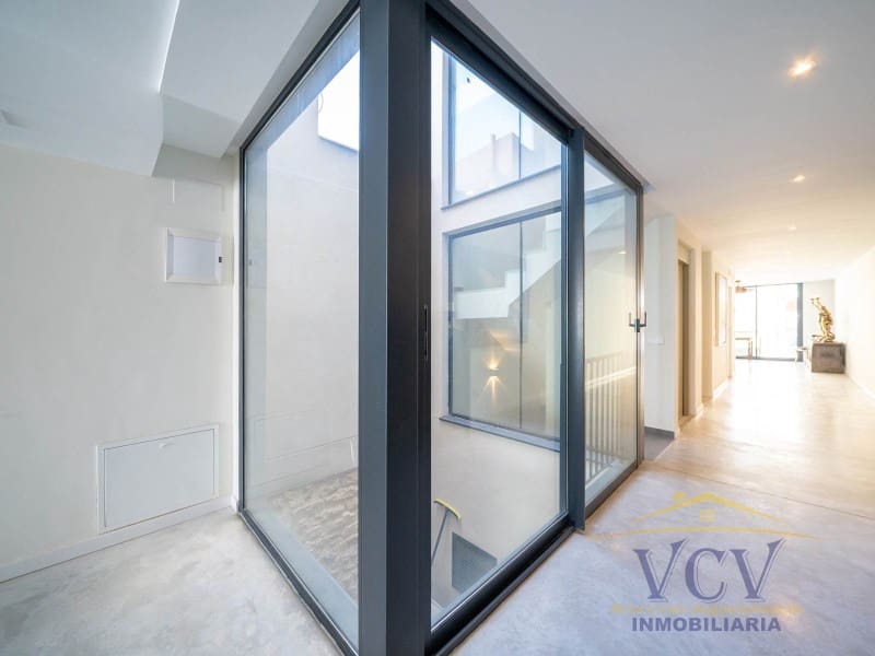 5 soverom Hus til salgs i El Campello med garasje - € 2 200 000 (Ref: 9948451)