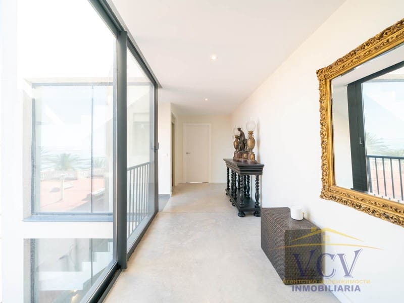 5 soverom Hus til salgs i El Campello med garasje - € 2 200 000 (Ref: 9948451)