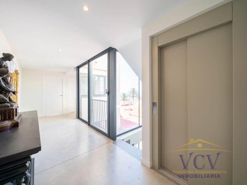 5 soverom Hus til salgs i El Campello med garasje - € 2 200 000 (Ref: 9948451)