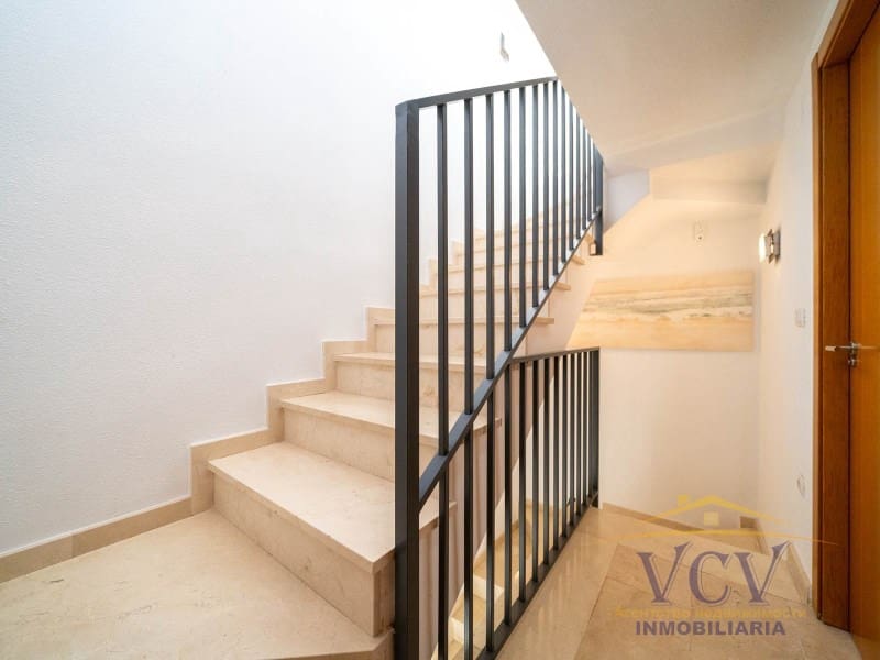 2 soveværelse Penthouse til salg i Alicante by med garage - € 450.000 (Ref: 9948452)