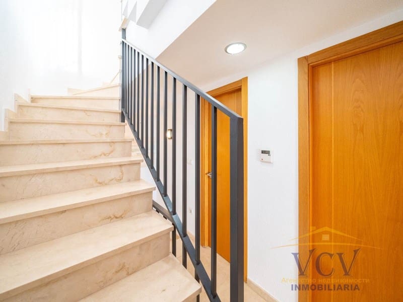 2 soveværelse Penthouse til salg i Alicante by med garage - € 450.000 (Ref: 9948452)