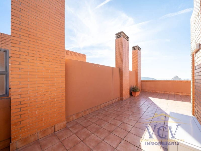 2 soveværelse Penthouse til salg i Alicante by med garage - € 450.000 (Ref: 9948452)