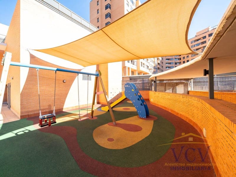 2 soveværelse Penthouse til salg i Alicante by med garage - € 450.000 (Ref: 9948452)
