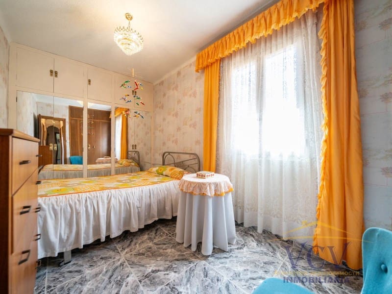 3 Zimmer Wohnung zu verkaufen in Alicante / Alacant Stadt mit Garage - 156.000 € (Ref: 9948454)