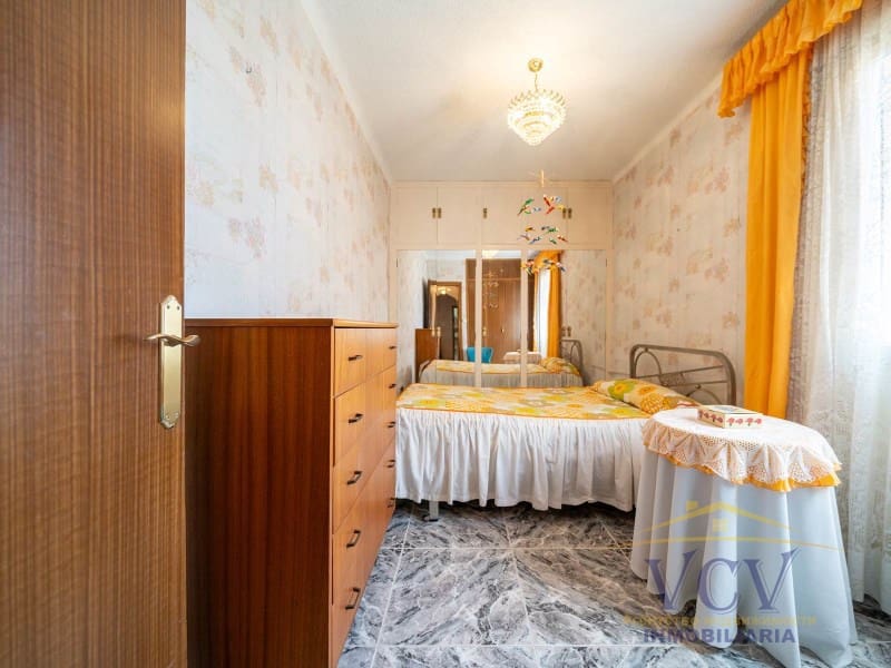 3 Zimmer Wohnung zu verkaufen in Alicante / Alacant Stadt mit Garage - 156.000 € (Ref: 9948454)
