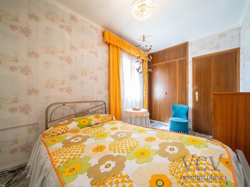 3 Zimmer Wohnung zu verkaufen in Alicante / Alacant Stadt mit Garage - 156.000 € (Ref: 9948454)