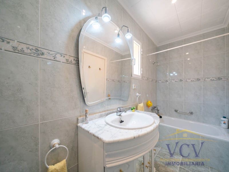 3 Zimmer Wohnung zu verkaufen in Alicante / Alacant Stadt mit Garage - 156.000 € (Ref: 9948454)
