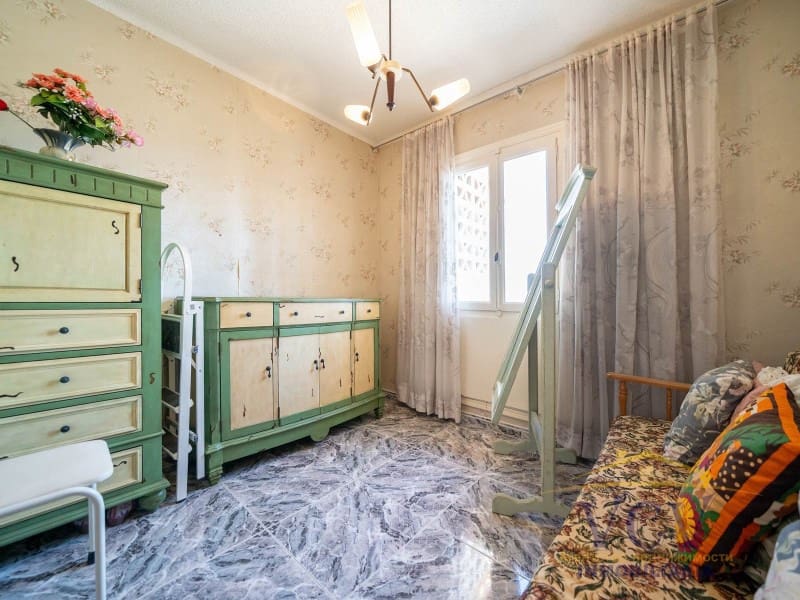 3 Zimmer Wohnung zu verkaufen in Alicante / Alacant Stadt mit Garage - 156.000 € (Ref: 9948454)