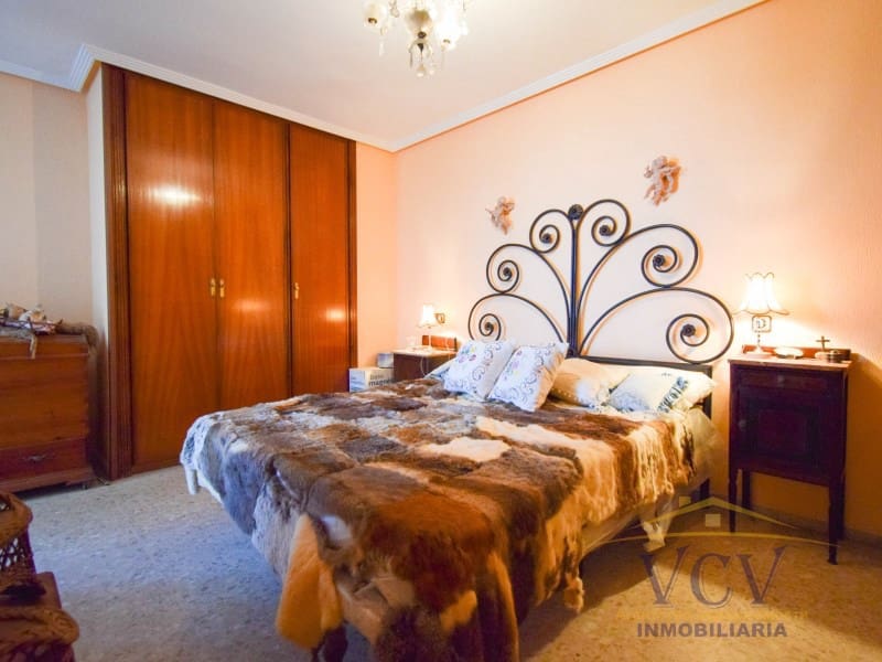 4 slaapkamer Flat te koop in Alicante stad met garage - € 390.000 (Ref: 9948456)